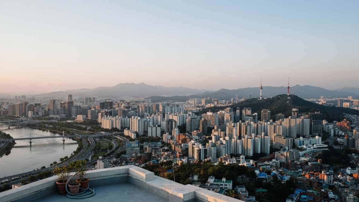 Seoul combines business travel with cultural experiences