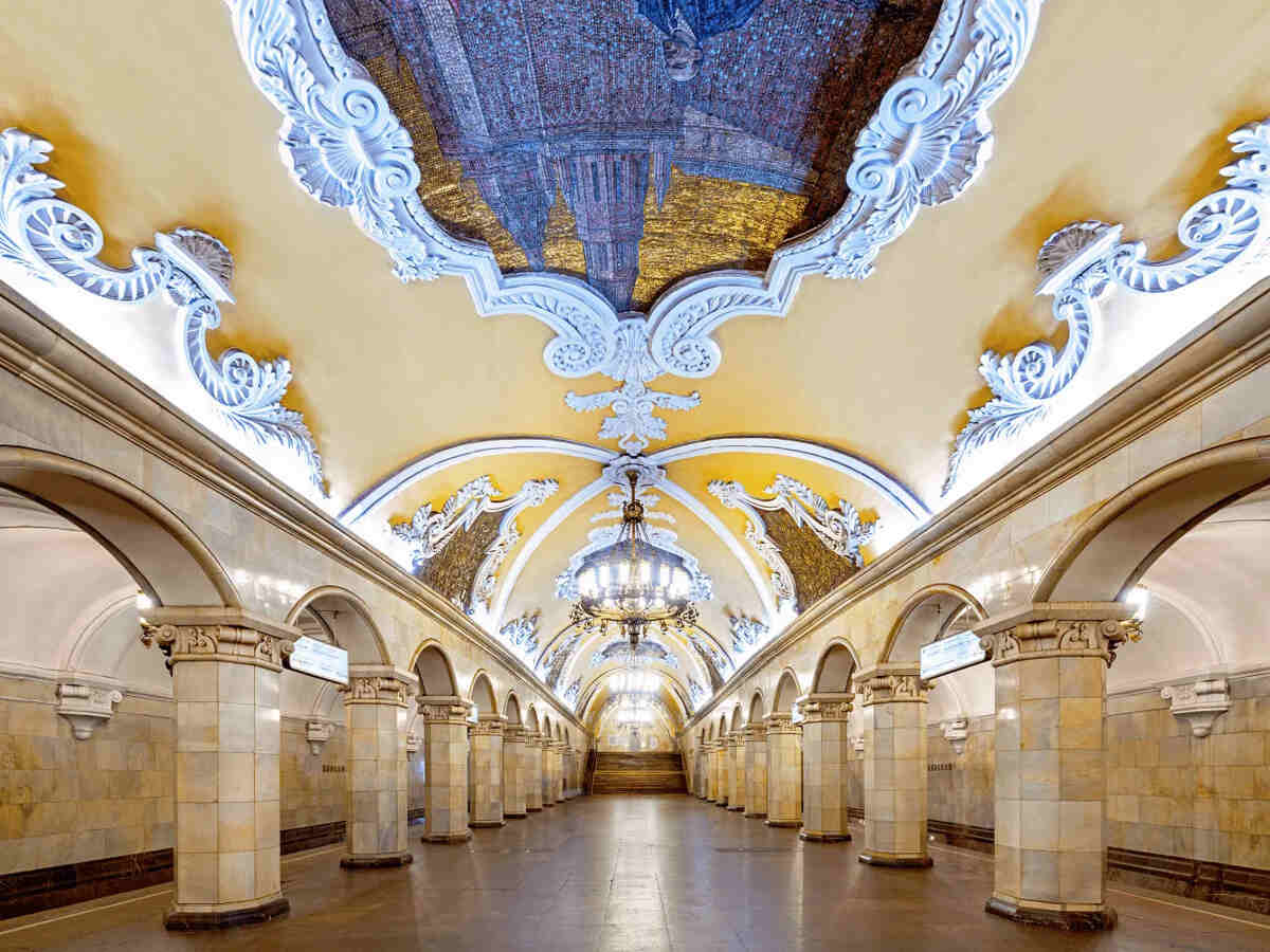 Moscow tourism metro stations